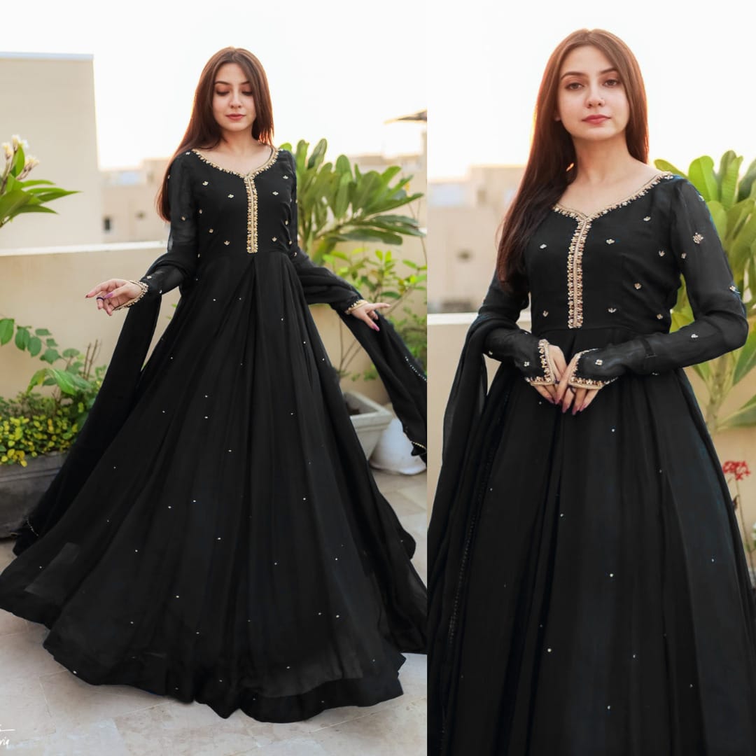 Luxury Embroidered Pearl Long Maxi 3PC with Chiffon Lace Dupatta – Elegant Party Wear in Pakistan